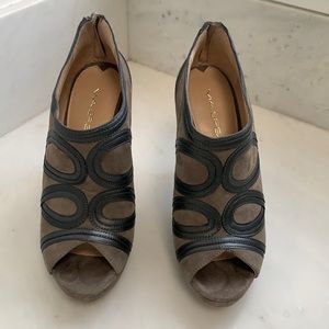 Via Spiga grey suede open toe booties.